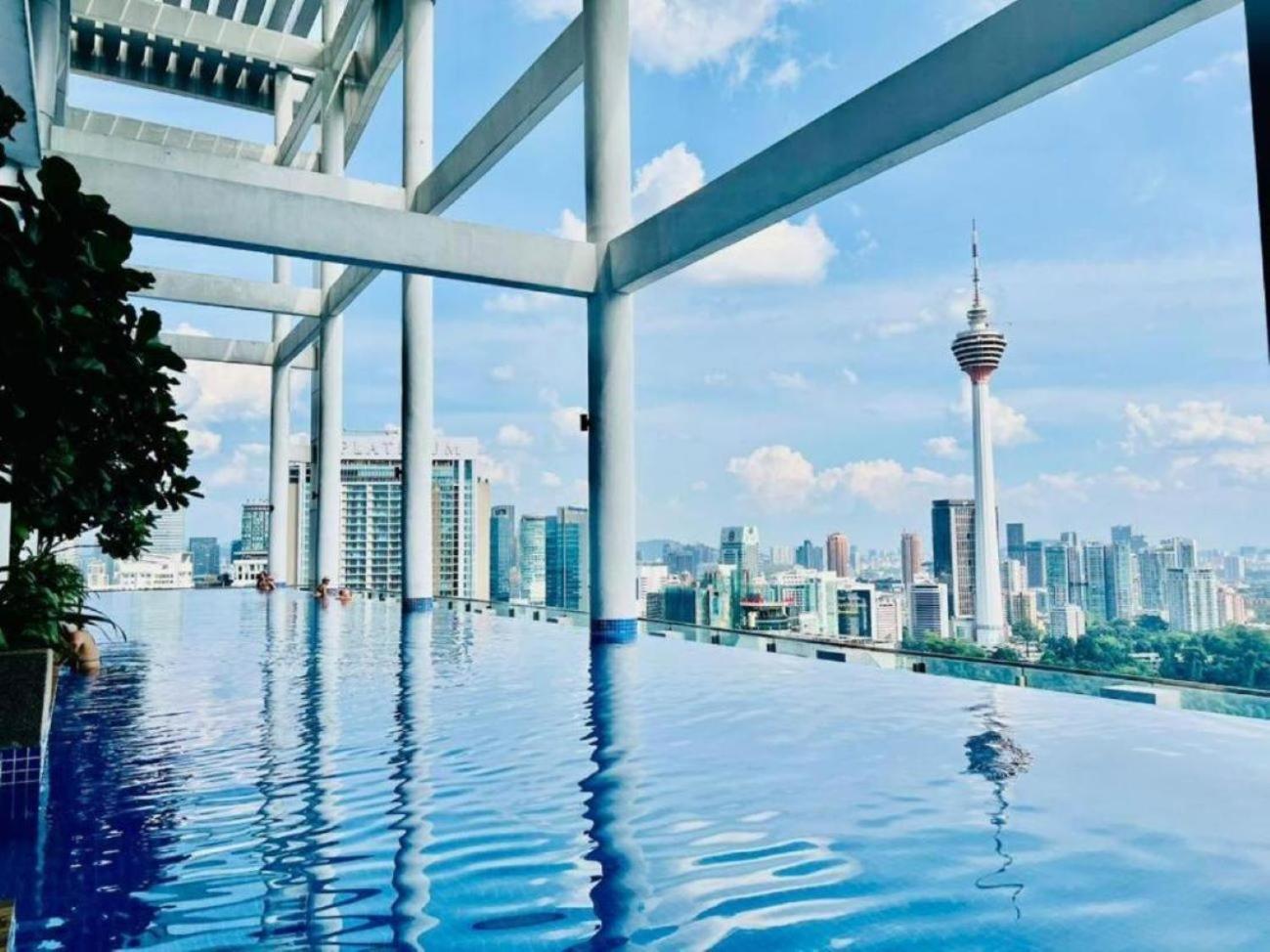 The Luxe Colony Klcc By Sky Pool Apartment Kuala Lumpur Exterior photo