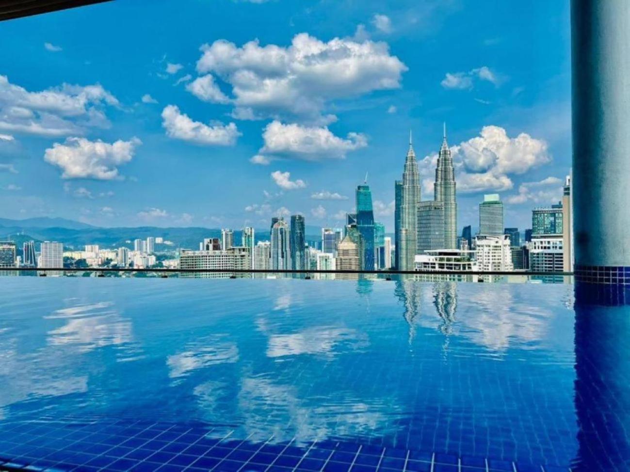 The Luxe Colony Klcc By Sky Pool Apartment Kuala Lumpur Exterior photo
