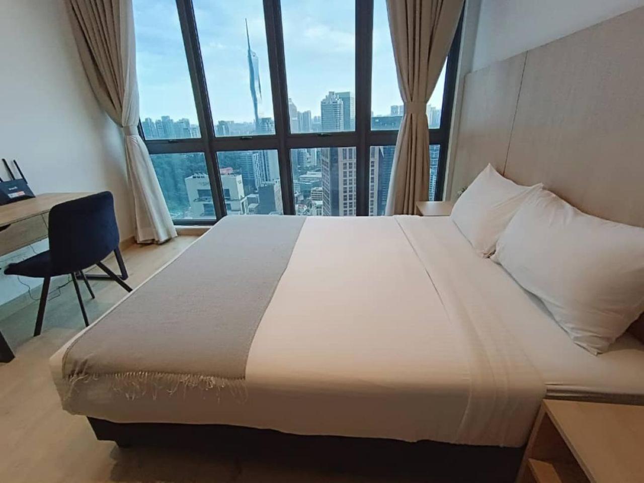 The Luxe Colony Klcc By Sky Pool Apartment Kuala Lumpur Exterior photo