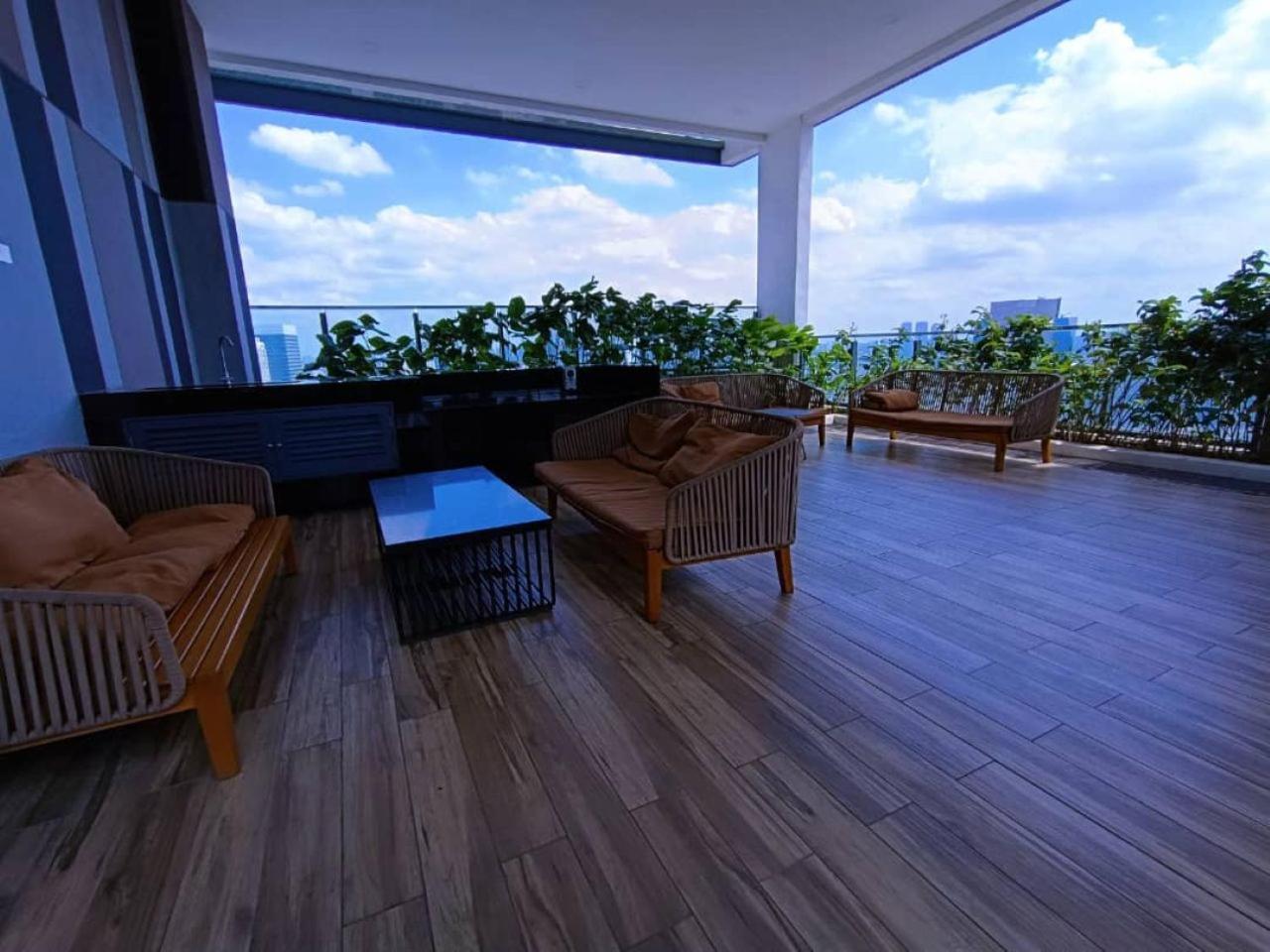 The Luxe Colony Klcc By Sky Pool Apartment Kuala Lumpur Exterior photo